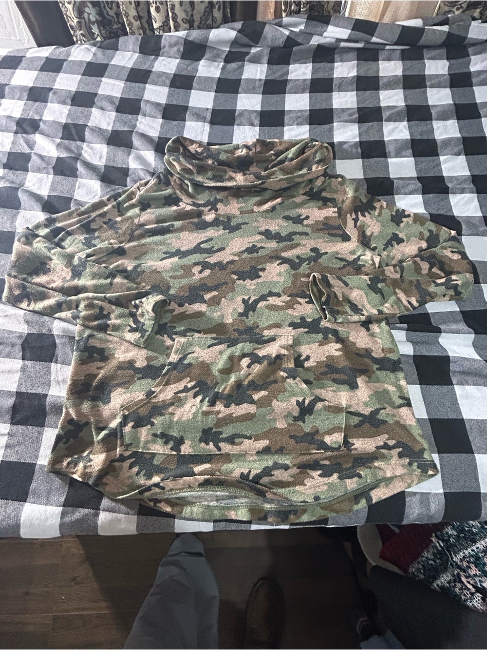 Bobbie Brooks Green Camouflage Turtleneck Pullover Hoodie